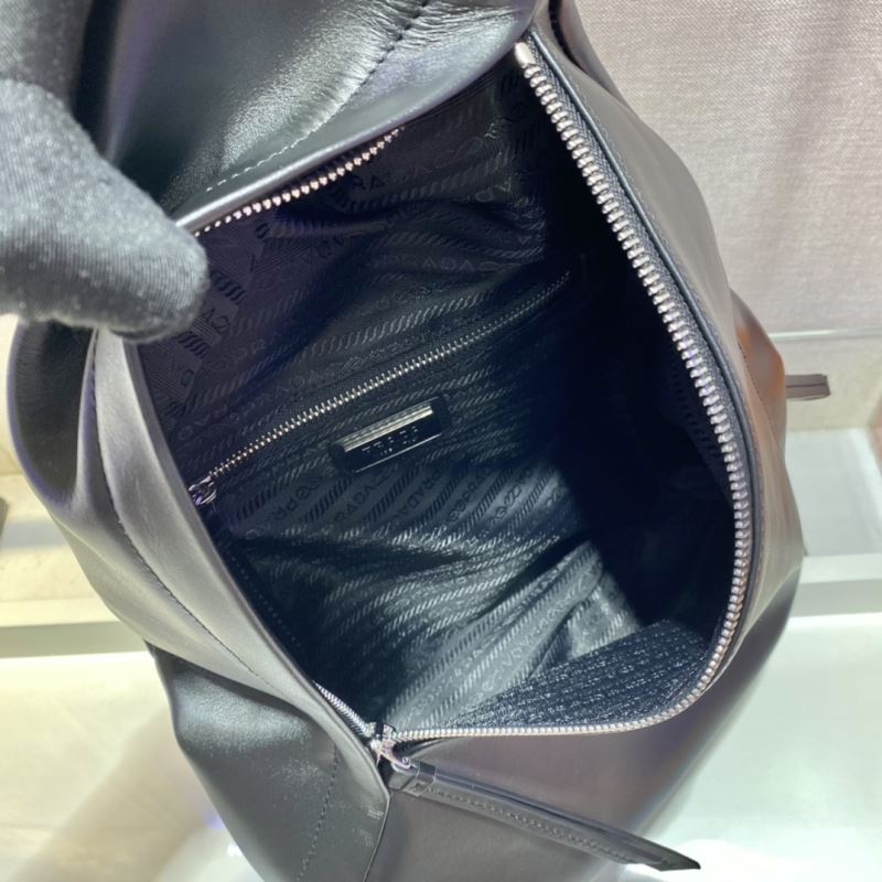 Pra*a waist chest packs